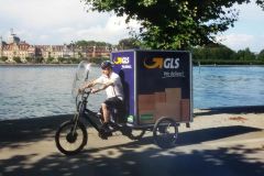 press-parcel-delivery-by-bike-900x600px-39856