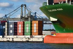 hhla-ctb-grossschiff-02